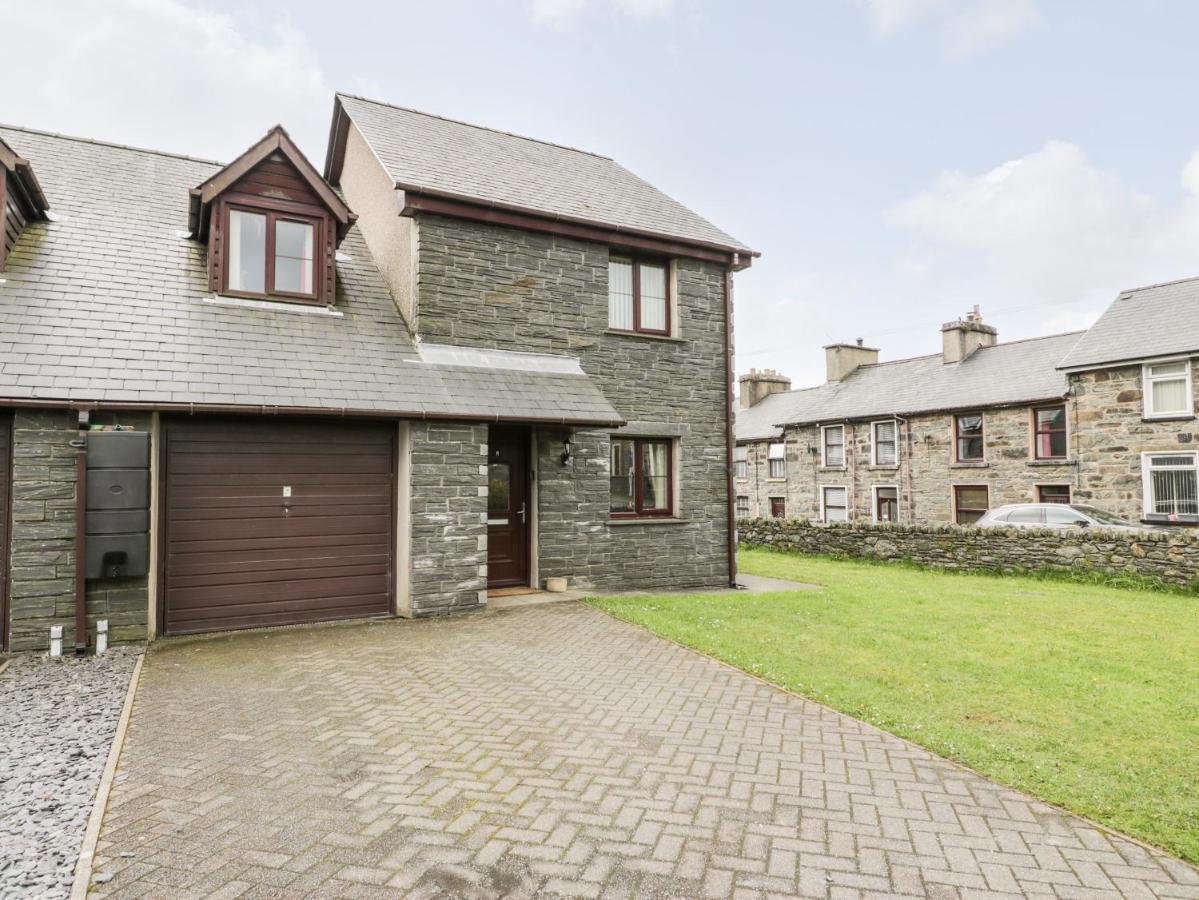 6 Stad Yr Ysgol Blaenau Ffestiniog Bagian luar foto